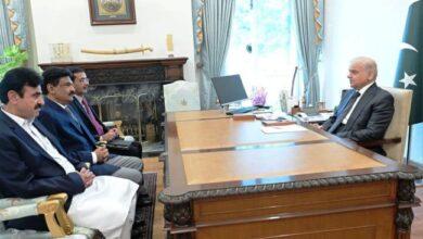 Kallar Syedan: PM Shehbaz Sharif Meets MNA Engineer Qamar-ul-Islam Raja to Discuss Governance and Regional Situation