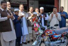 Kallar Syedan: Unique Tribute to the Holy Quran: Young Hafiz Rewarded with Motorcycle and Gifts