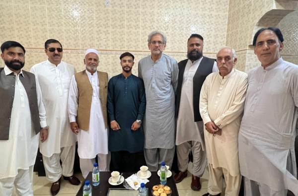 Kallar Syedan; Shahid Khaqan Abbasi Says He Never Saw Nawaz Sharif Involved in Corruption