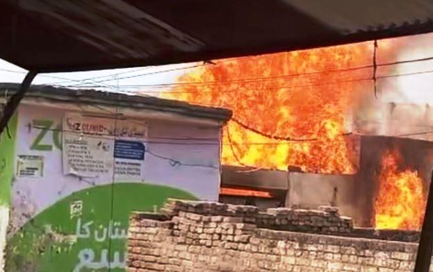 Gujar Khan: Fire Erupts at Gas Cylinder Refilling Agency in Ward No. 19